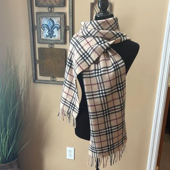 Vintage Burberry Classic Nova Check Pattern Scarf - Picture 2 of 3